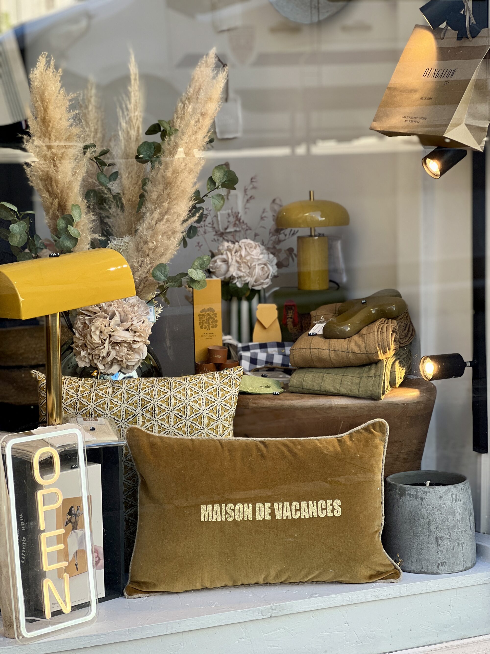 Intérieur de la boutique Bungalow50
