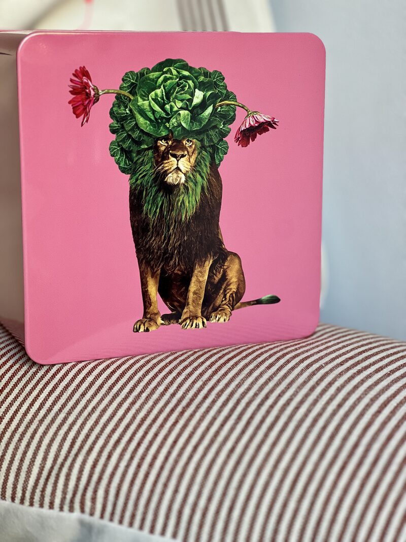 Œuvre d'art - lion contemporain